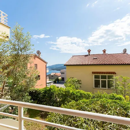 Charming And Cute Apartment,1001 Rabac