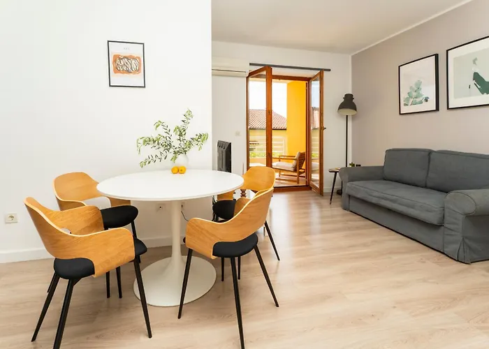 Charming And Cute Apartment,1001