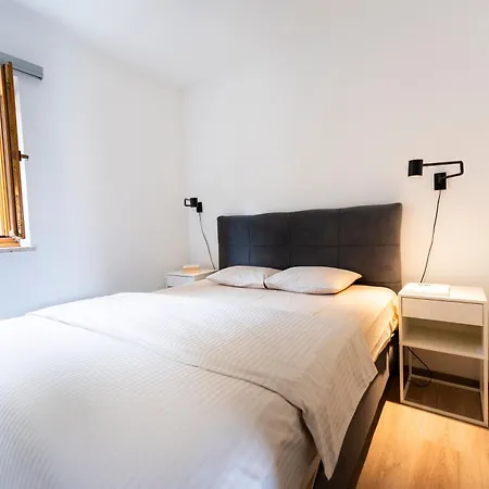 Charming And Cute Apartment,1001 Apartment