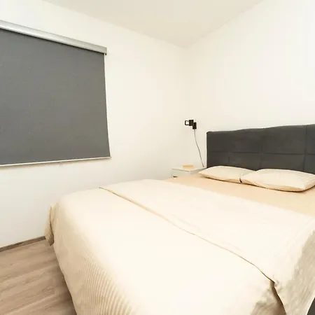 Charming And Cute Apartment,1001 Apartment Rabac