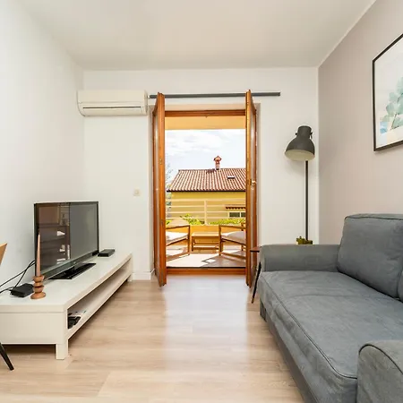 Charming And Cute Apartment,1001 Apartment Rabac